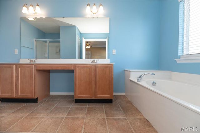 34 Logan Crossing Circle, O'fallon, MO 63366