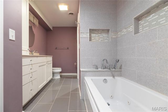 34 Logan Crossing Circle, O'fallon, MO 63366