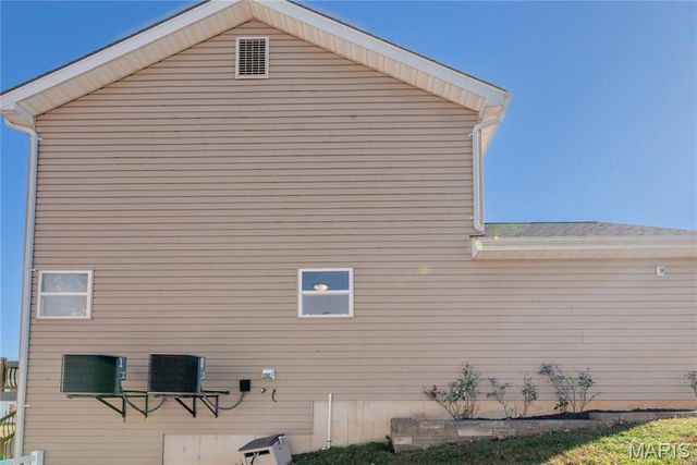 34 Logan Crossing Circle, O'fallon, MO 63366