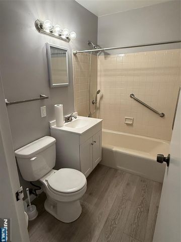 10 Colonial Drive H, Little Falls, NJ 07424