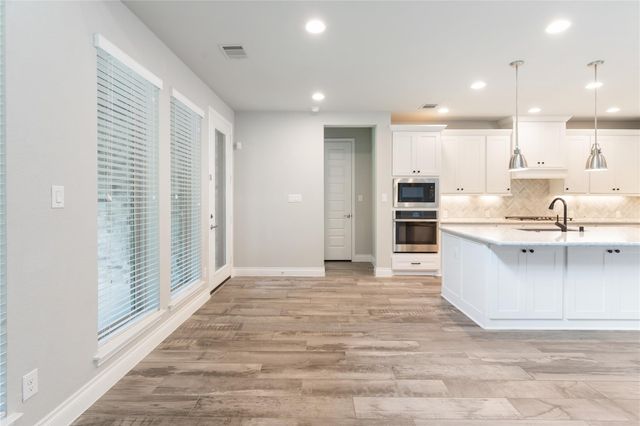 225 Bronze View Drive, Montgomery, TX 77316