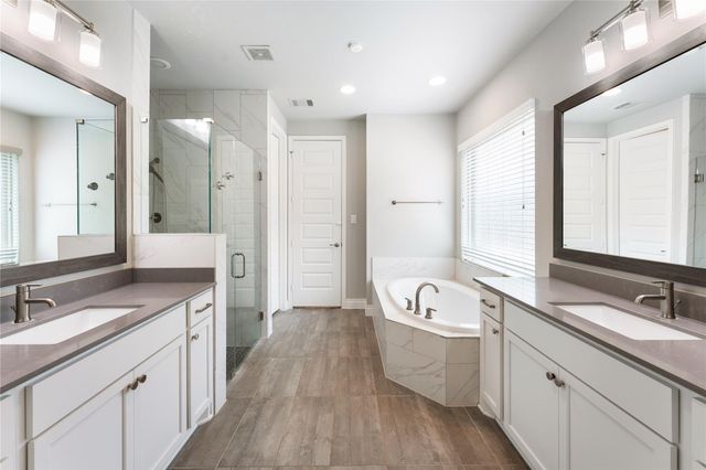 225 Bronze View Drive, Montgomery, TX 77316
