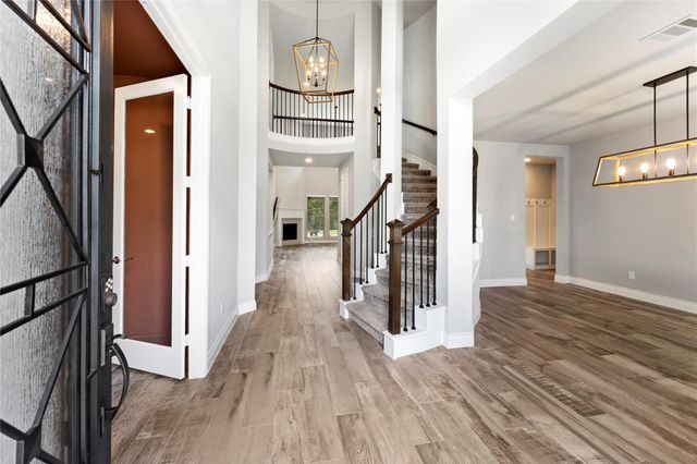 225 Bronze View Drive, Montgomery, TX 77316