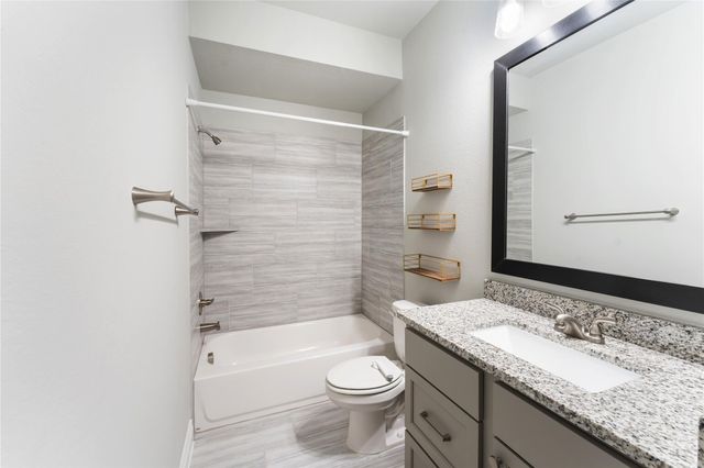 225 Bronze View Drive, Montgomery, TX 77316