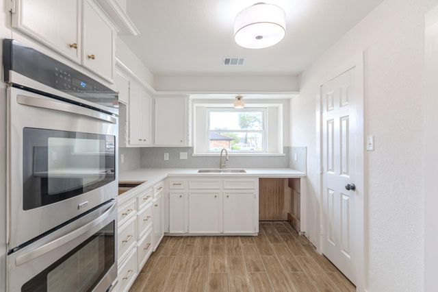 10519 Kirkwren Drive, Houston, TX 77089