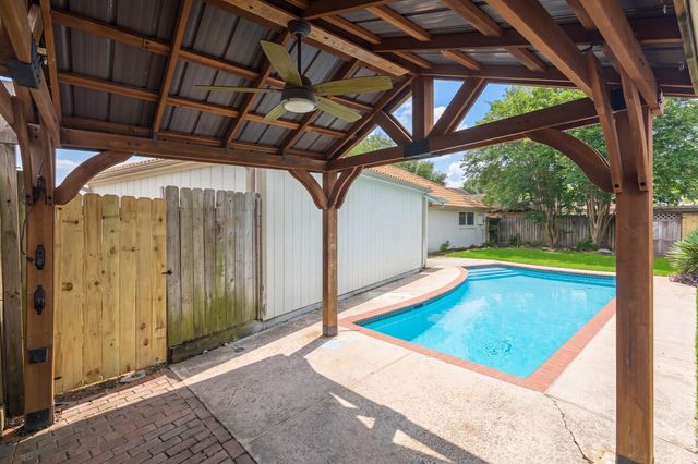 10519 Kirkwren Drive, Houston, TX 77089