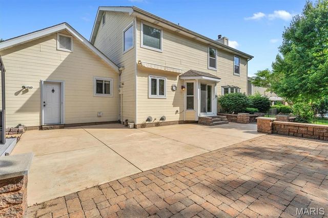 2814 Spruce Ridge Court, St Charles, MO 63303