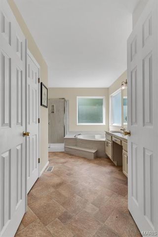 2814 Spruce Ridge Court, St Charles, MO 63303