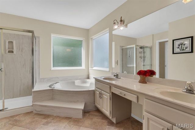 2814 Spruce Ridge Court, St Charles, MO 63303