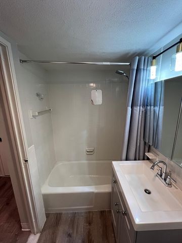 585 Revere Beach Pkwy 403, Revere, MA 02151