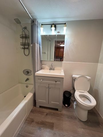 585 Revere Beach Pkwy 403, Revere, MA 02151