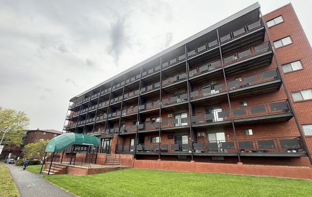585 Revere Beach Pkwy 403, Revere, MA 02151