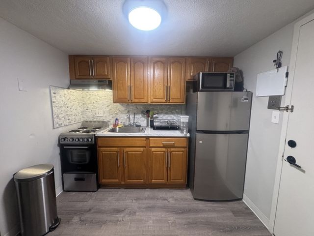 585 Revere Beach Pkwy 403, Revere, MA 02151