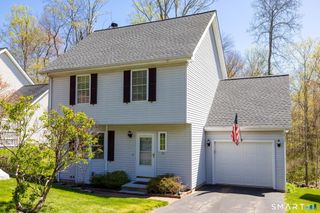 30 Spoonwood Drive 30, Canton, CT 06019