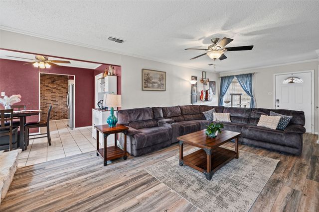 3900 Cresthill Road, Benbrook, TX 76116