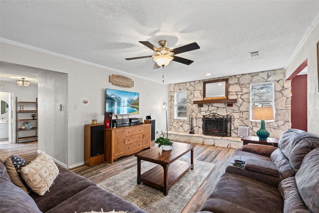 3900 Cresthill Road, Benbrook, TX 76116