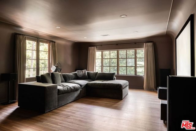 2177 Fern Dell Place, Los Angeles, CA 90068