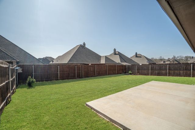 2761 Lisa Maria Street, Burleson, TX 76028
