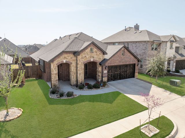 2761 Lisa Maria Street, Burleson, TX 76028