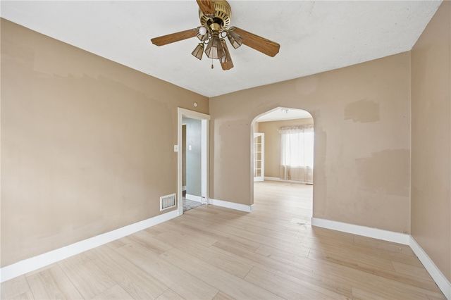 133 Pentland Ave, Brentwood, PA 15227