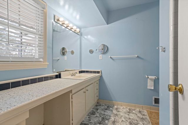 457 Hawthorne Road, Spartanburg, SC 29303