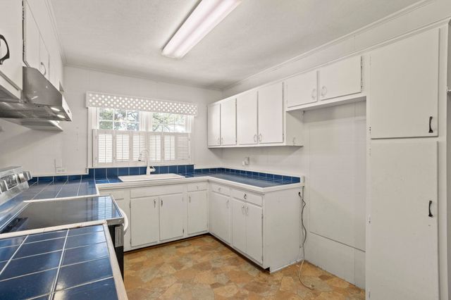 457 Hawthorne Road, Spartanburg, SC 29303