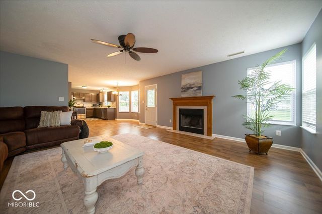 237 Winslow Drive, Westfield, IN 46074