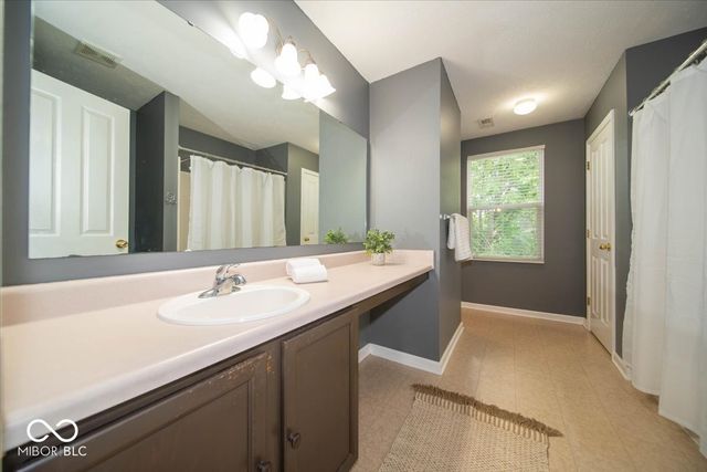 237 Winslow Drive, Westfield, IN 46074