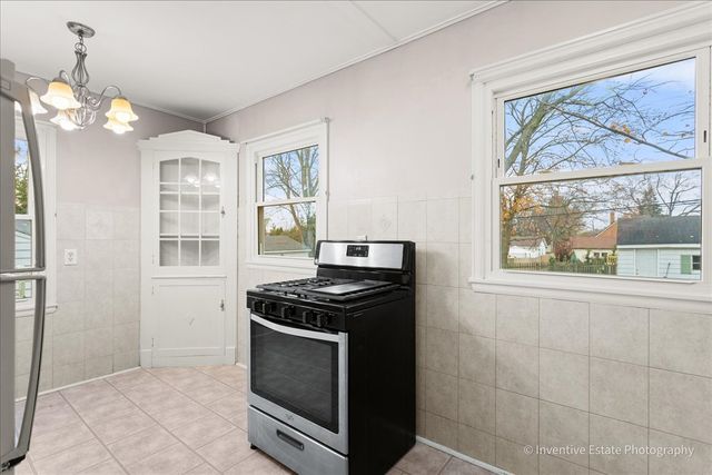 302 S Park Street, Westmont, IL 60559