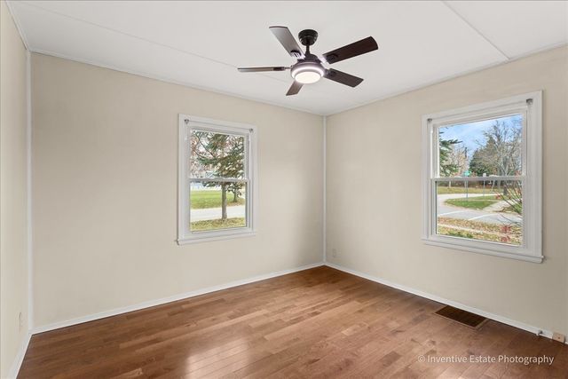 302 S Park Street, Westmont, IL 60559