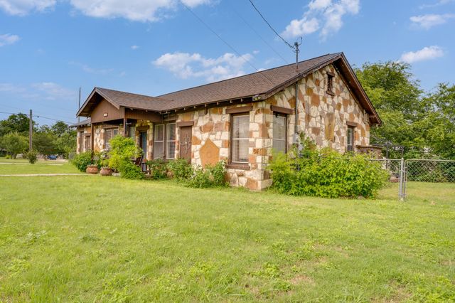 204 Brewster Ave, Florence, TX 76527