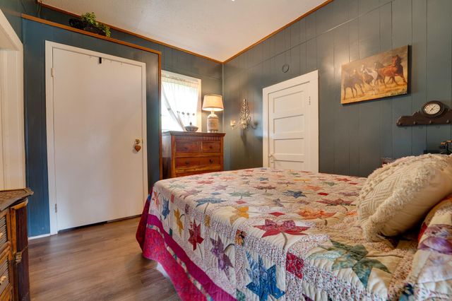 204 Brewster Ave, Florence, TX 76527