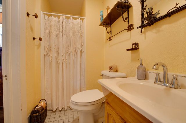 204 Brewster Ave, Florence, TX 76527