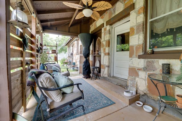 204 Brewster Ave, Florence, TX 76527