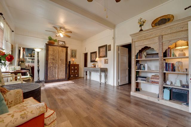 204 Brewster Ave, Florence, TX 76527