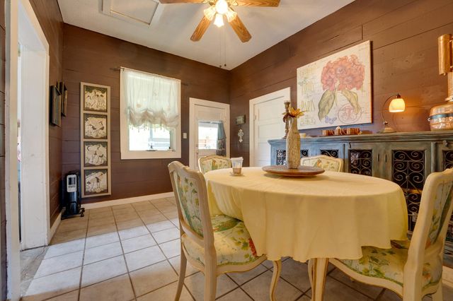 204 Brewster Ave, Florence, TX 76527