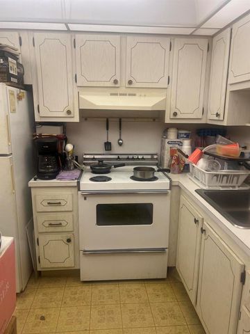 62 Valencia C, Delray Beach, FL 33446