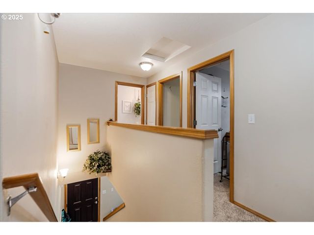 461 E AIRPARK Way, Newberg, OR 97132