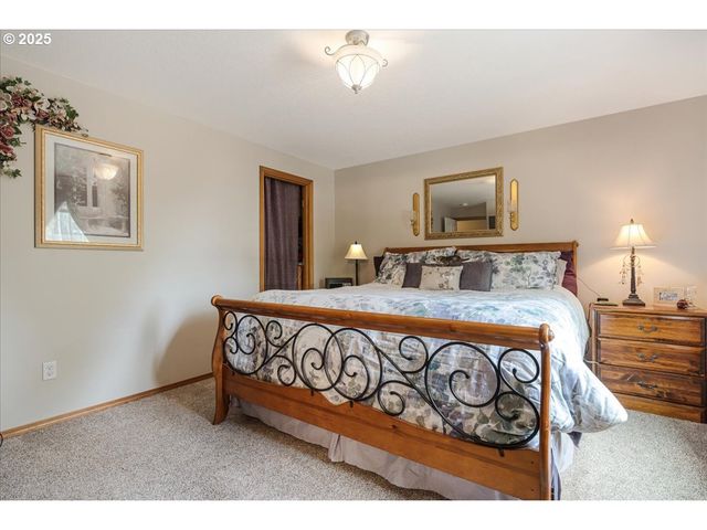 461 E AIRPARK Way, Newberg, OR 97132