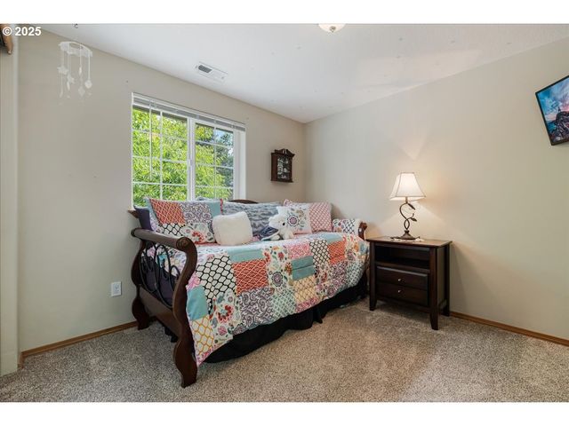 461 E AIRPARK Way, Newberg, OR 97132