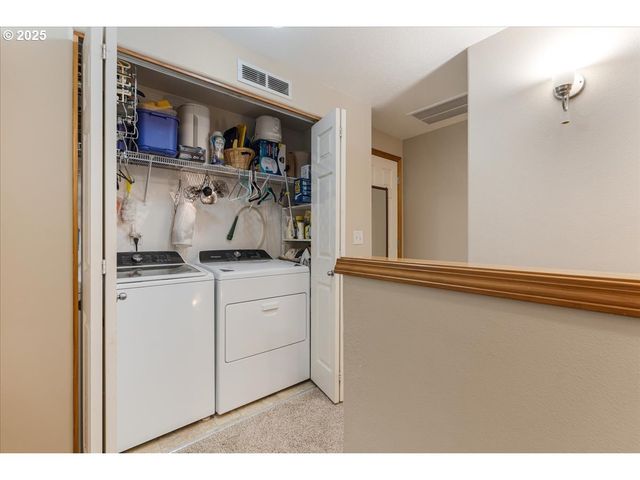 461 E AIRPARK Way, Newberg, OR 97132