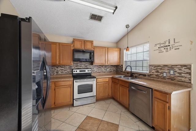 920 Danforth Place, Arlington, TX 76017