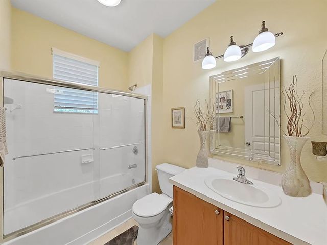 5125 PALM SPRINGS BOULEVARD 11104, Tampa, FL 33647