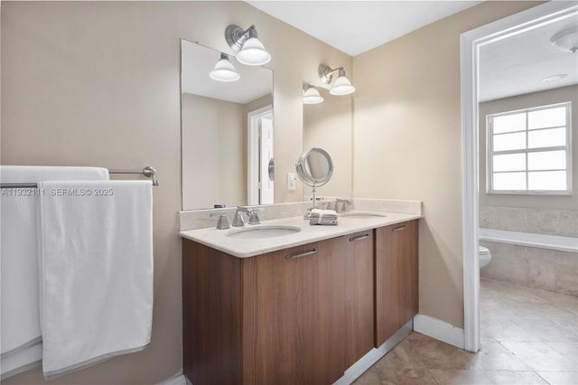 929 SW 11th St H-2, Miami, FL 33129