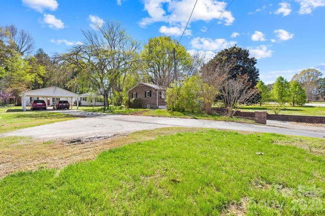 6711 Old Mocksville Road, Salisbury, NC 28144