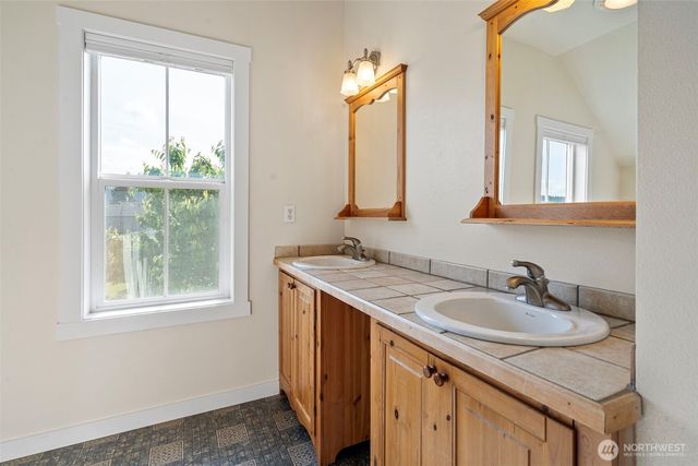 1515 everett Street, Sumner, WA 98390