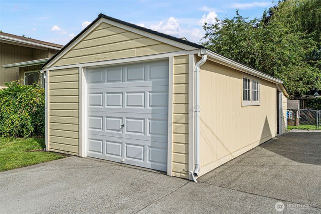 1515 everett Street, Sumner, WA 98390