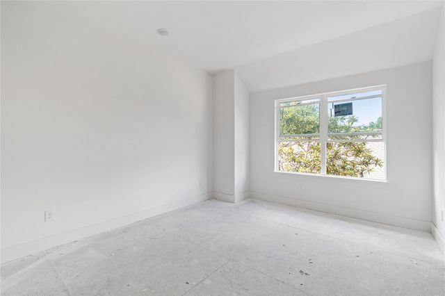 1504 Hussion St, Houston, TX 77003