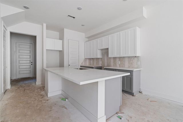 1504 Hussion St, Houston, TX 77003