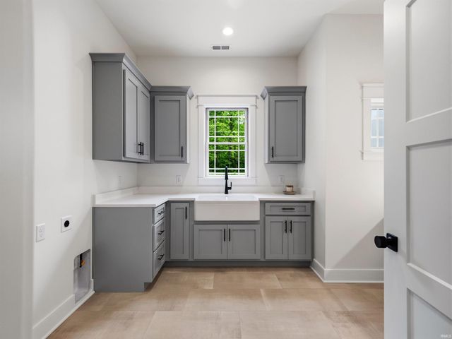 6077 Popp Road, Fort Wayne, IN 46845